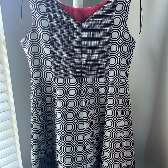 Signature by Robbie Bee Black and White Dress with Pink Lining - Picture 2 of 4